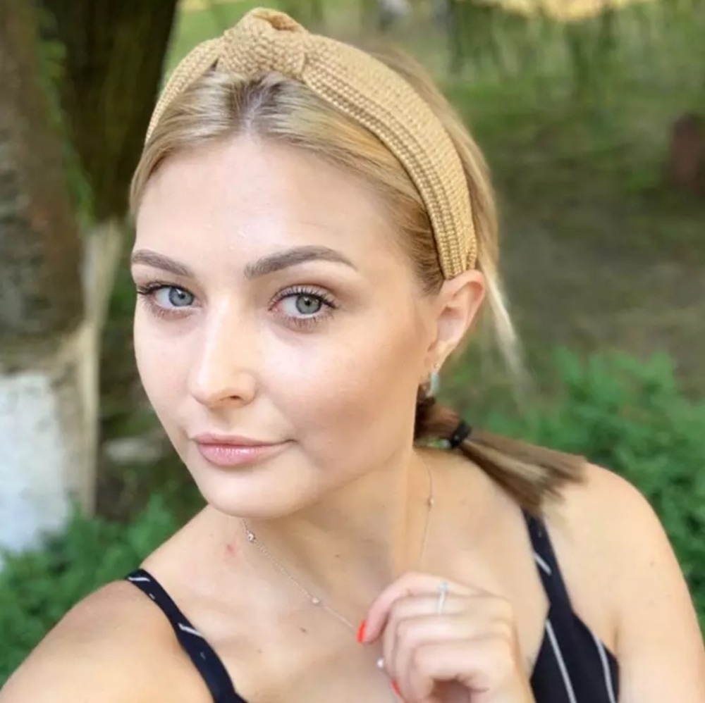 Rustic knotted headband